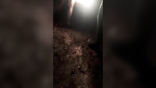 Il cornuto la porta al parcheggio a PRENDERE cazzi