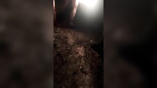 Il cornuto la porta al parcheggio a PRENDERE cazzi