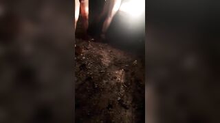 Il cornuto la porta al parcheggio a PRENDERE cazzi