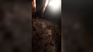 Il cornuto la porta al parcheggio a PRENDERE cazzi
