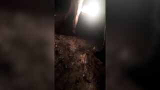 Il cornuto la porta al parcheggio a PRENDERE cazzi