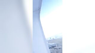 Nella tenda al CAMPING la fidanzata si fa montare