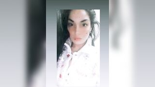 Teen tira fuori le tette e chiede SBORRA