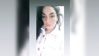 Teen tira fuori le tette e chiede SBORRA