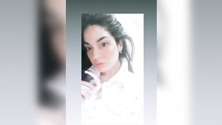 Teen tira fuori le tette e chiede SBORRA