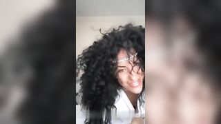 La barista si spoglia per i fan