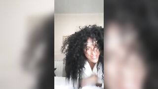 La barista si spoglia per i fan
