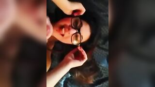 Sborra in FACCIA: lei protesta e lui le schizza tutto