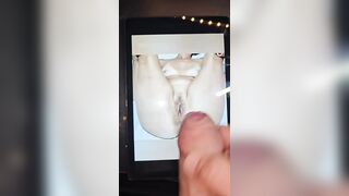 Anteprima del video: Gli piace molto mostrare la moglie troia