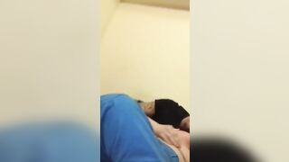 Napoletana porca si fa leccare il culo dal ragazzo e gode