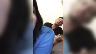 Napoletana porca si fa leccare il culo dal ragazzo e gode