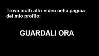 Chiaretta ciuccia ed inghiotte la sborra