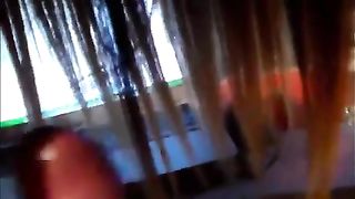 Chiaretta ciuccia ed inghiotte la sborra