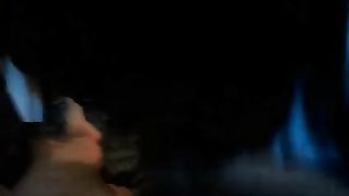 Fidanzata cicciottella fa un pompino sul divano