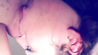 Scopa in bocca la sua schiava sessuale