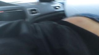 Cinesina 18enne ingoia sborra in auto