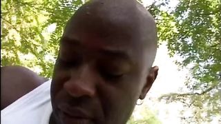 Abuso sessuale al parco pubblico