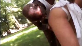 Abuso sessuale al parco pubblico