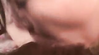 Un cazzo per due bocche golose