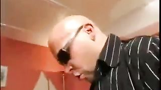 Violentata brutalmente da due uomini