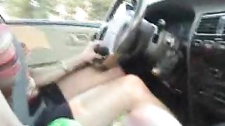 Sega un cazzo mentre guida