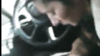 Pompino di mia moglie in macchina