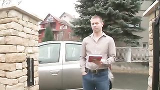 Bonazza tatuata fottuta dal libraio