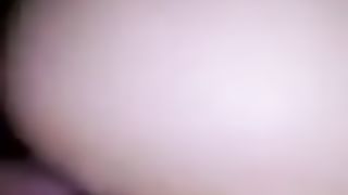 Sborro in mezzo alle chiappe di mia moglie