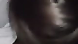 Due ragazzi scopano l'amica zoccola