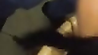 Due ragazzi scopano l'amica zoccola