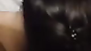 Due ragazzi scopano l'amica zoccola