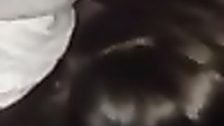 Due ragazzi scopano l'amica zoccola