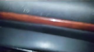 Sega nel parcheggio di notte