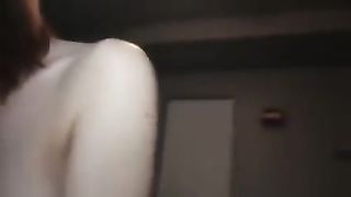 Eiacula dentro la figa della sua tipa tettona