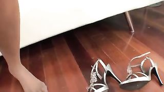 MILF latina in autoreggenti vuole cazzo fresco