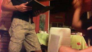 Suora bestemmiatrice spompina il prete