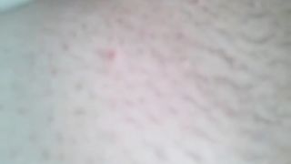 Gioca con le palle ed il cazzo del fidanzato