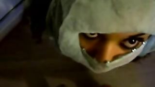 Ragazzina araba sborrata in faccia