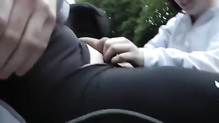 Pompino durante la gita in bicicletta