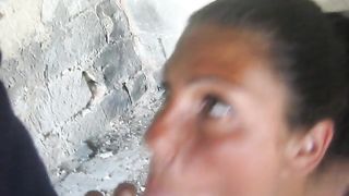 Pompa e sveltina nel casolare con l'amante