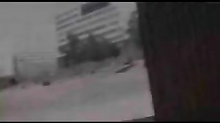 Spompinano due sconosciuti sulla tramvia