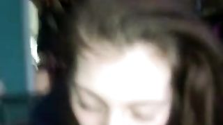 La EX di 18 anni succhia avidamente