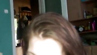 La EX di 18 anni succhia avidamente