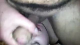 Sperma in bocca alla fidanzata tettona