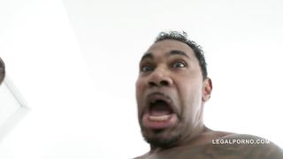 GangBang con 10 uomini per Syren De Mer