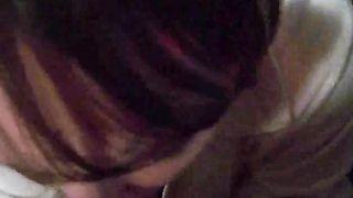 Ricopre di sperma la faccia della moglie golosa