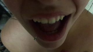 Mi svuoto i coglioni in bocca a Daniela