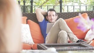 Scopata a 3 con Martina Gold e Amirah Adara