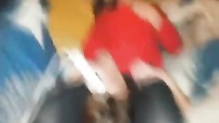 Si scopa 2 collegiali arrapate durante la festa