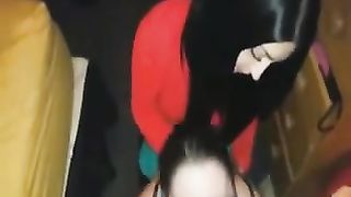 Si scopa 2 collegiali arrapate durante la festa